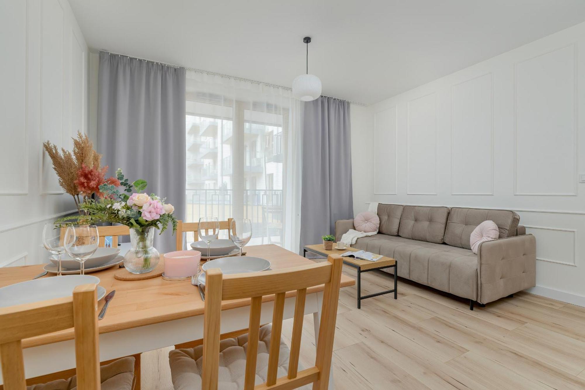 Cozy Apartment Orawska With Balcony By Noclegi Renters Krakow Exterior photo