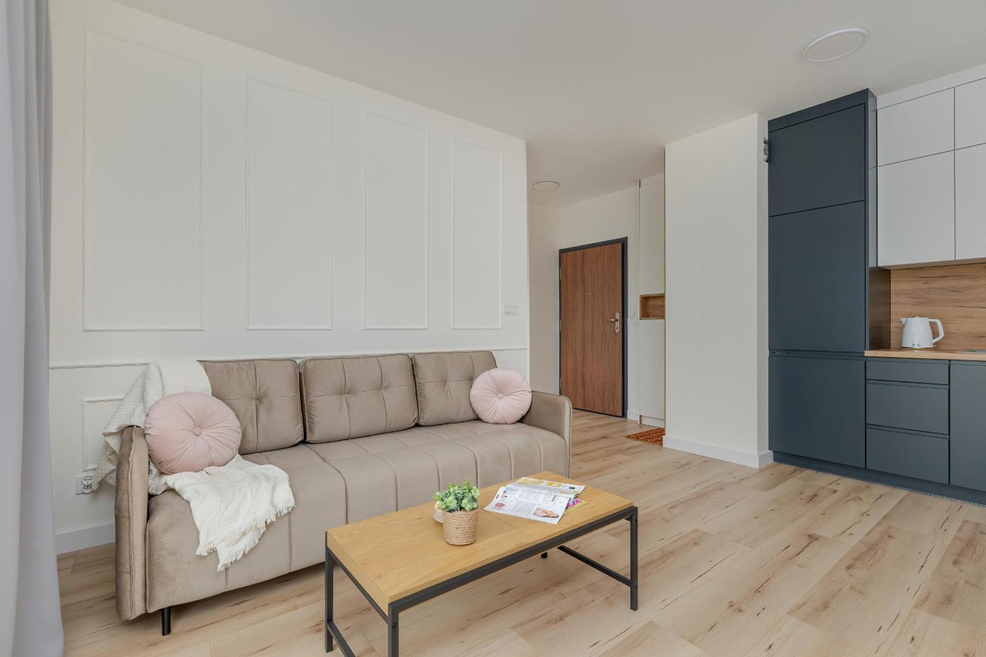 Cozy Apartment Orawska With Balcony By Noclegi Renters Krakow Exterior photo